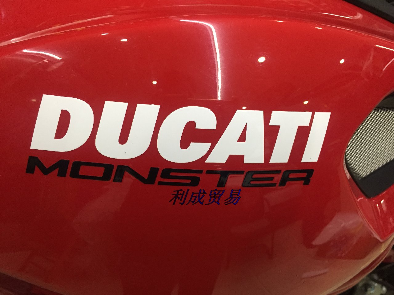 杜卡迪摩托车油箱贴纸/696/821/1199/848/797DUCATI油箱贴花