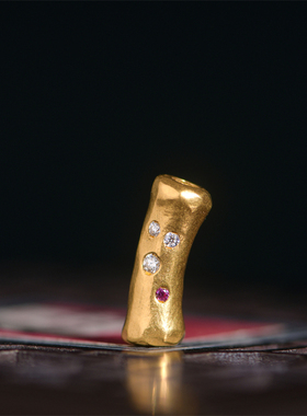 手工錾刻古法黄金镶钻弯管隔珠