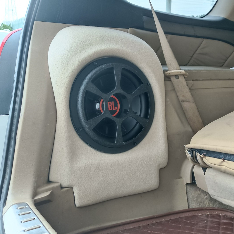 05-08奥德赛加装JBL低音炮省空间