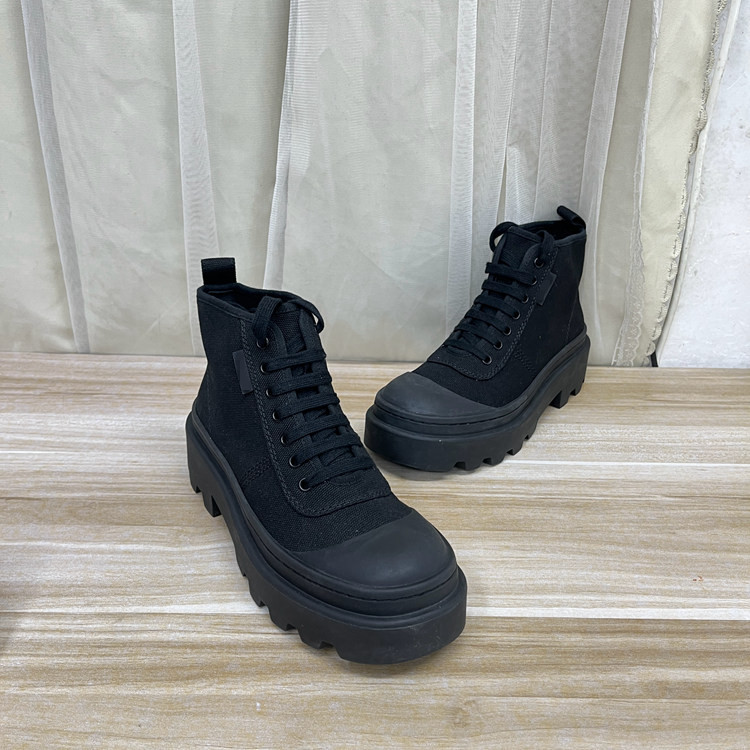 圆头纯色厚底高帮系带帆布板鞋