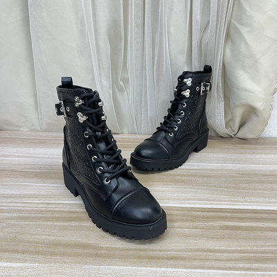 三角标侧拉链短靴简约时尚马丁靴