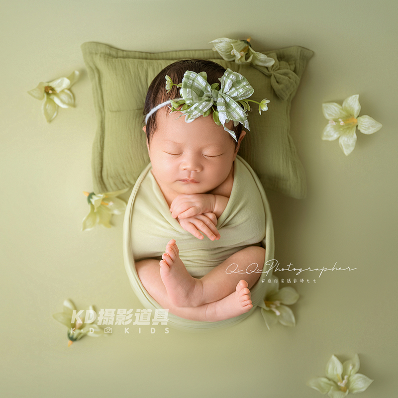 2025春季新品宝宝拍照包裹主题影楼新生儿摄影头饰背景婴儿照道具