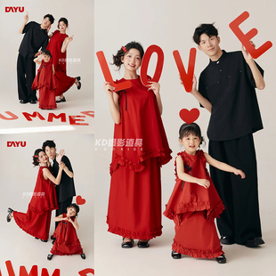 亲子装母女照夏季红色love爱主题 全家福影楼摄影写真服装照道具