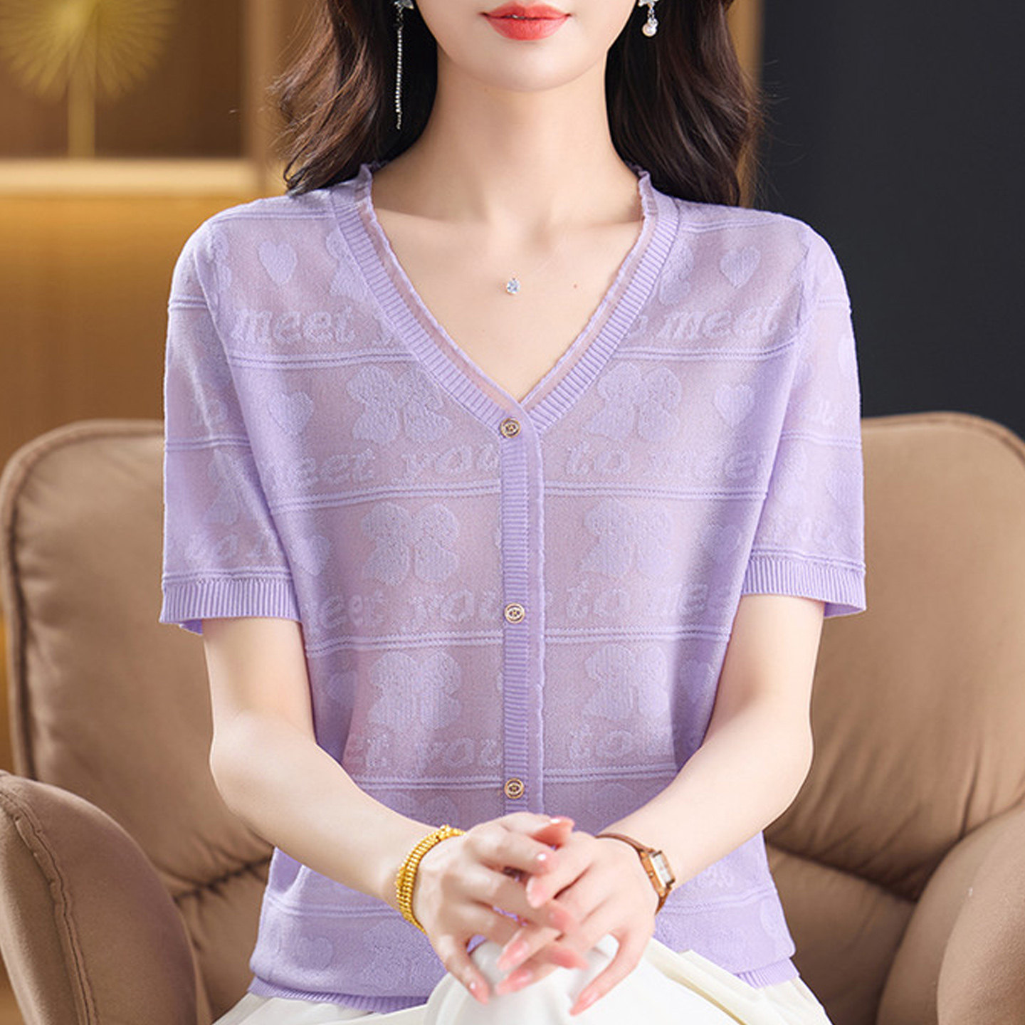 声雨竹26新款桑蚕丝短袖T恤女夏季冰丝高级刺绣花V领纽扣洋气上衣
