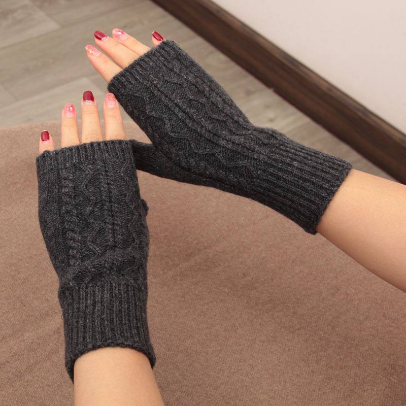 韩版简约女士冬季羊毛针织麻花半指露指学生写字打电脑开车薄款手