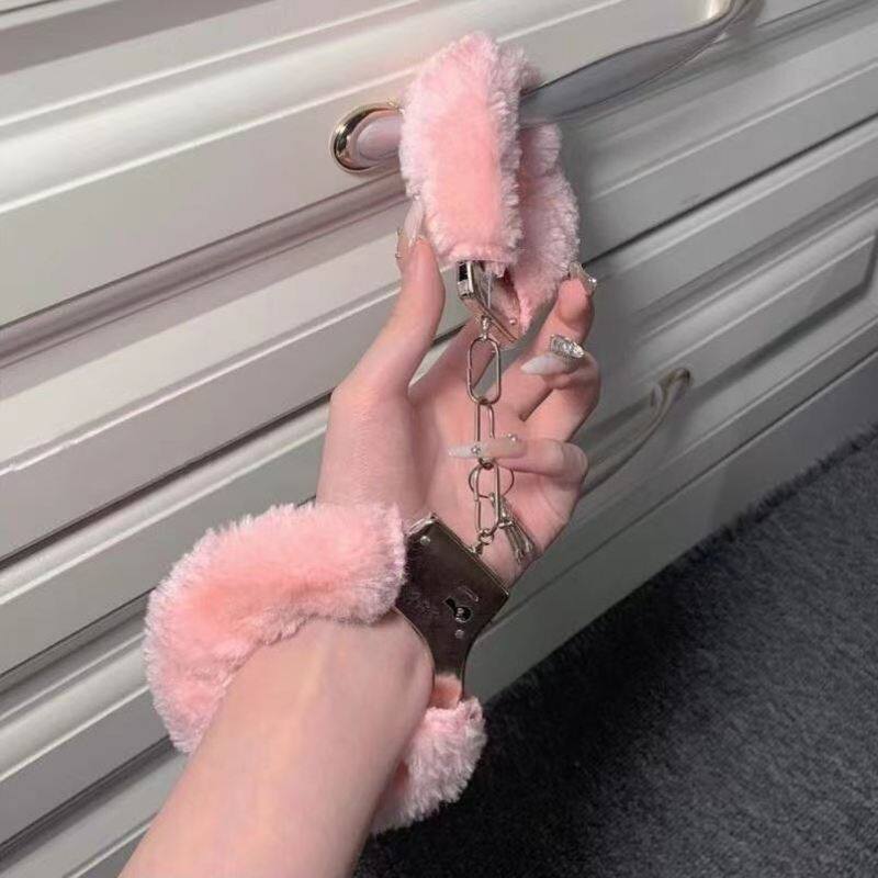 剧本杀绑手手铐道具加重手扣毛绒手拷男性脚拷粉色脚铐女情侣玩具
