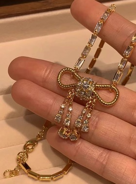 小众设计款蝴蝶结流苏水钻项链