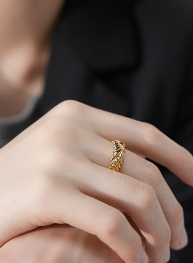 小众设计款金色编织戒指