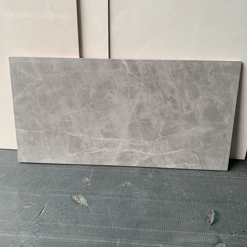 保利南沙天汇精装房墙砖300x 600