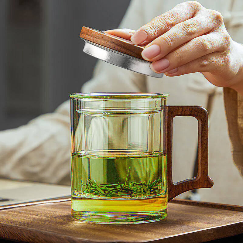 泥也茶杯玻璃泡绿茶杯茶水分离耐热加厚带过滤男士办公茶道杯子40属于什么档次？