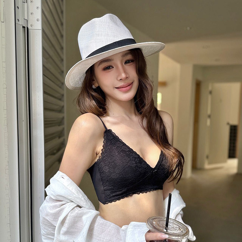 蕾丝裸感无痕美背小胸聚拢内衣
