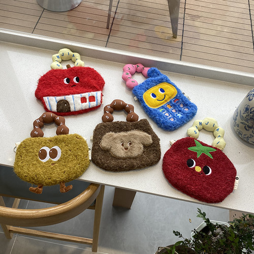 可爱卡通手机包斜挎手拎包包女ins风毛绒小巧零钱包收纳包亲子包