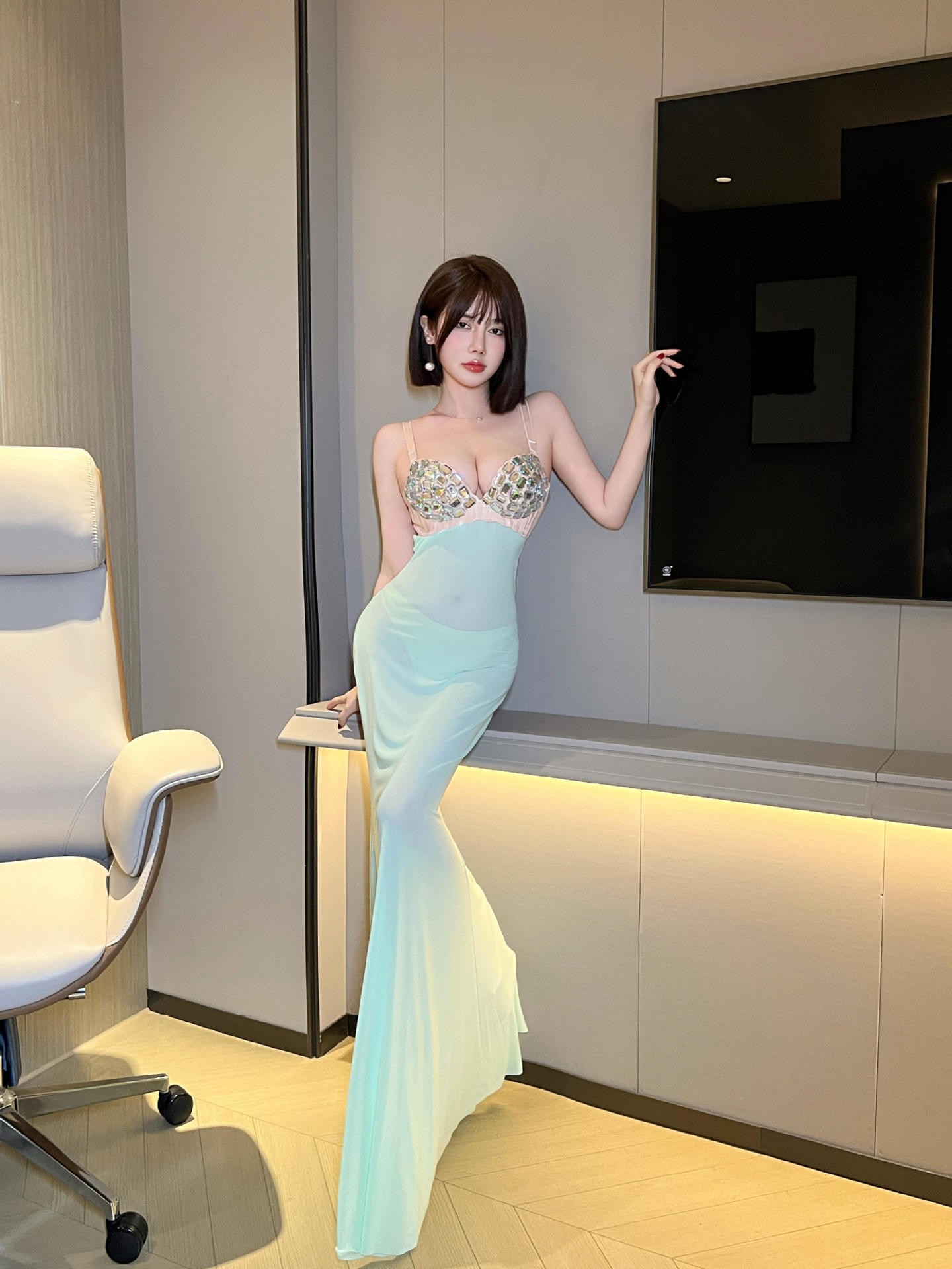 夜店性感吊带连衣裙聚拢罩杯集合透视长裙夜场会所养生馆技师工服