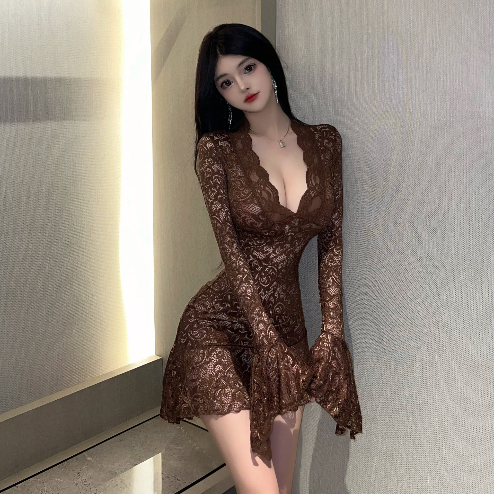 秋季蕾丝v领透视连衣裙修身喇叭袖包臀裙2024跨境外贸性感辣妹装