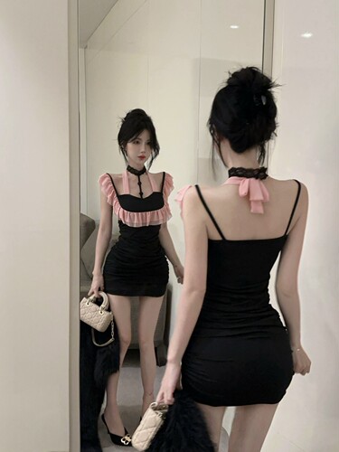 夜店性感纯欲连衣裙新款小个子低胸吊带夜场女装深v领包臀短裙