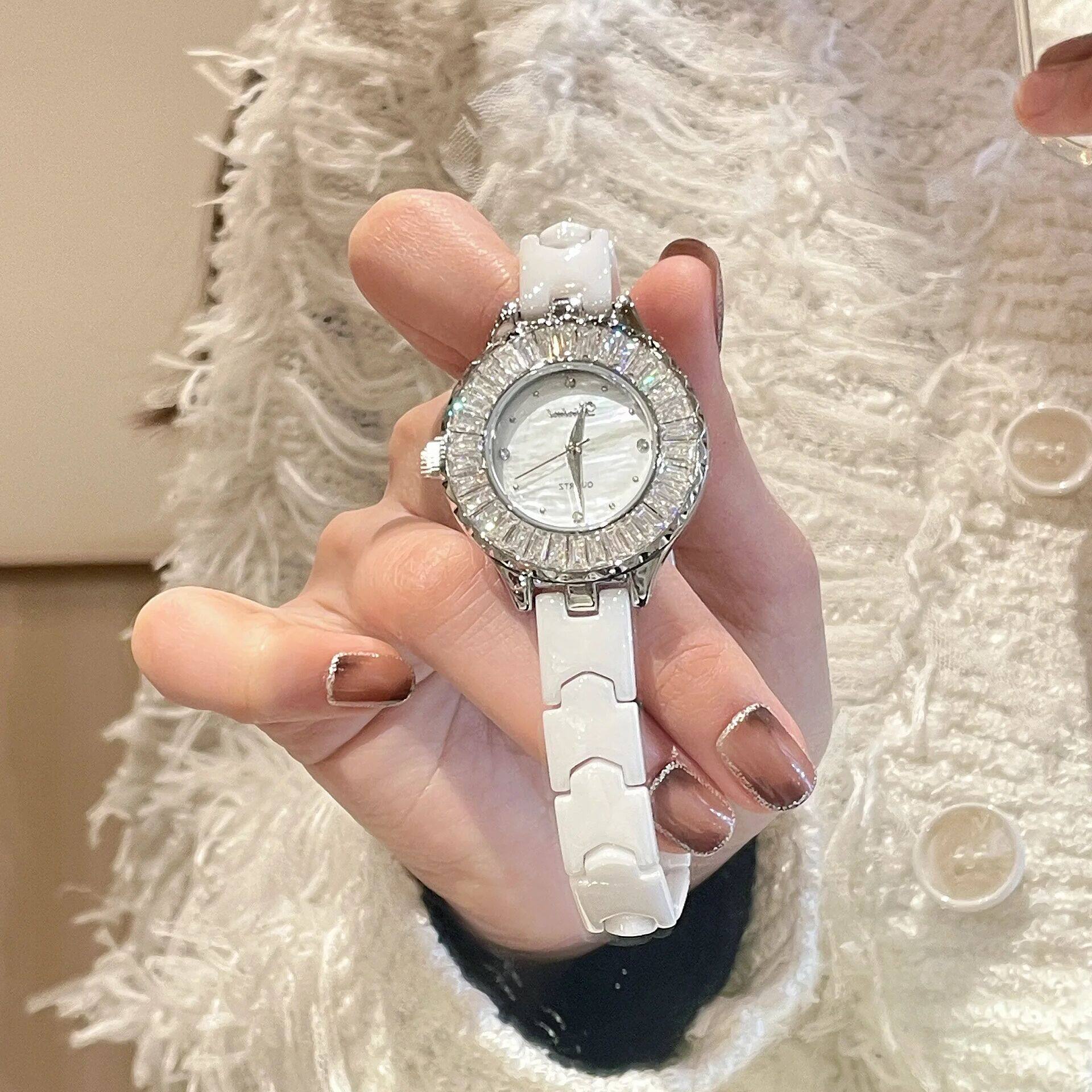 闪瞎双眼高级轻奢女神表