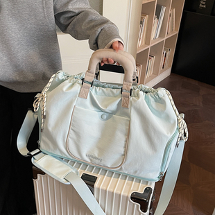 高颜值短途旅行包2026新款干湿分离运动健身包带鞋仓可扩展登机包