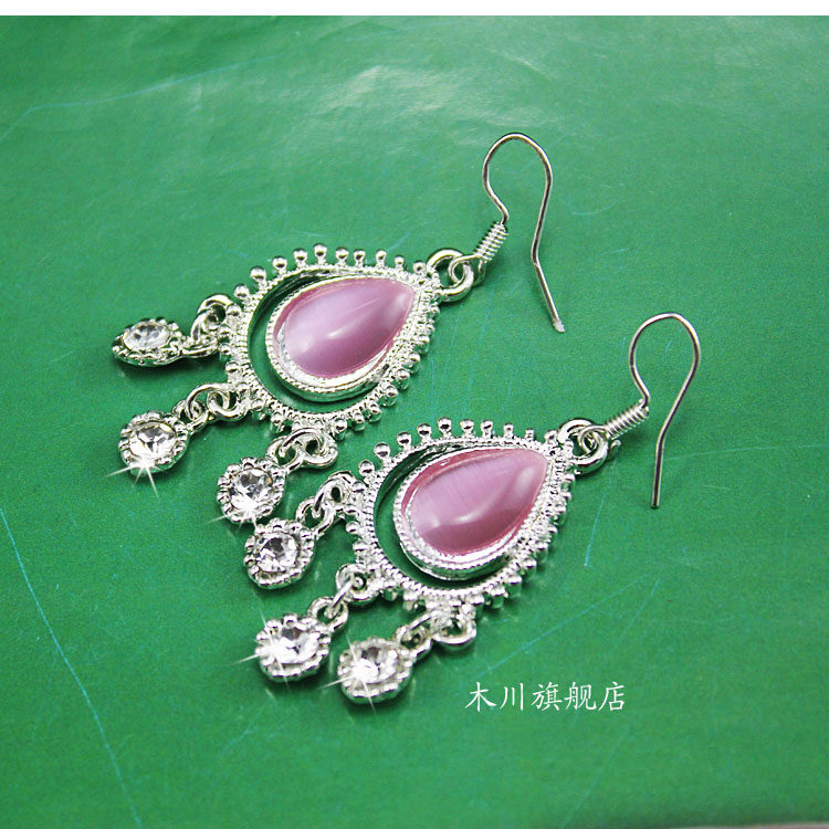 새로운 패셔너블하고 인기 있는 여성용 귀걸이 여아용 귀걸이 여성용 주얼리 부드러운 반짝이 귀걸이 판매 중