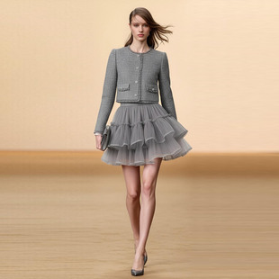 名媛时尚小香风套装裙2026春新款圆领钻饰毛边上衣蓬蓬裙优雅套装