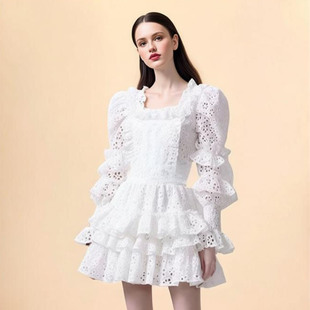 法式甜美风白色荷叶边连衣裙2026春新款方领纯白蕾丝泡泡袖修身型
