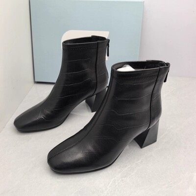 Comely康莉撤柜断码秋季羊皮时装靴方头粗高跟后拉链短靴女瘦瘦靴