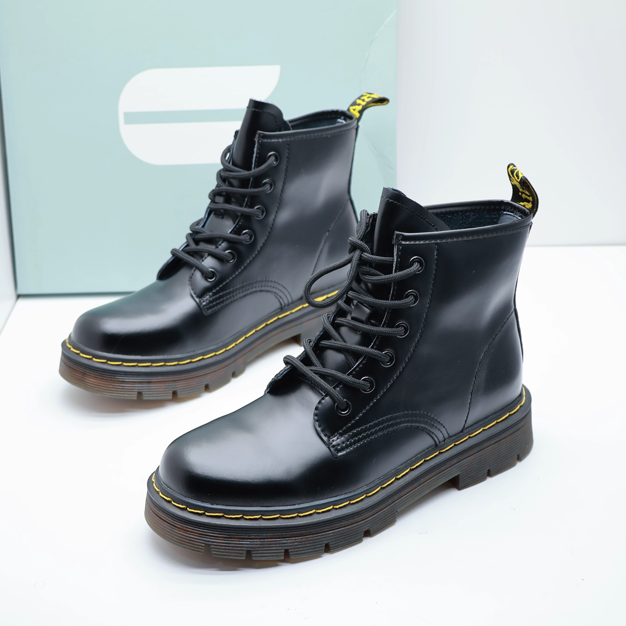 百田森撤柜断码秋季真皮英伦风厚底系带马丁靴休闲百搭舒适女短靴