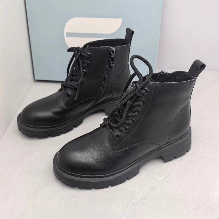 Comely康莉撤柜断码秋冬季真皮休闲厚底六孔马丁靴圆头加绒女短靴