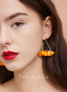 Two.L.Liu 原创小清新橘色耳环女2025新款潮个性气质度假百搭耳夹