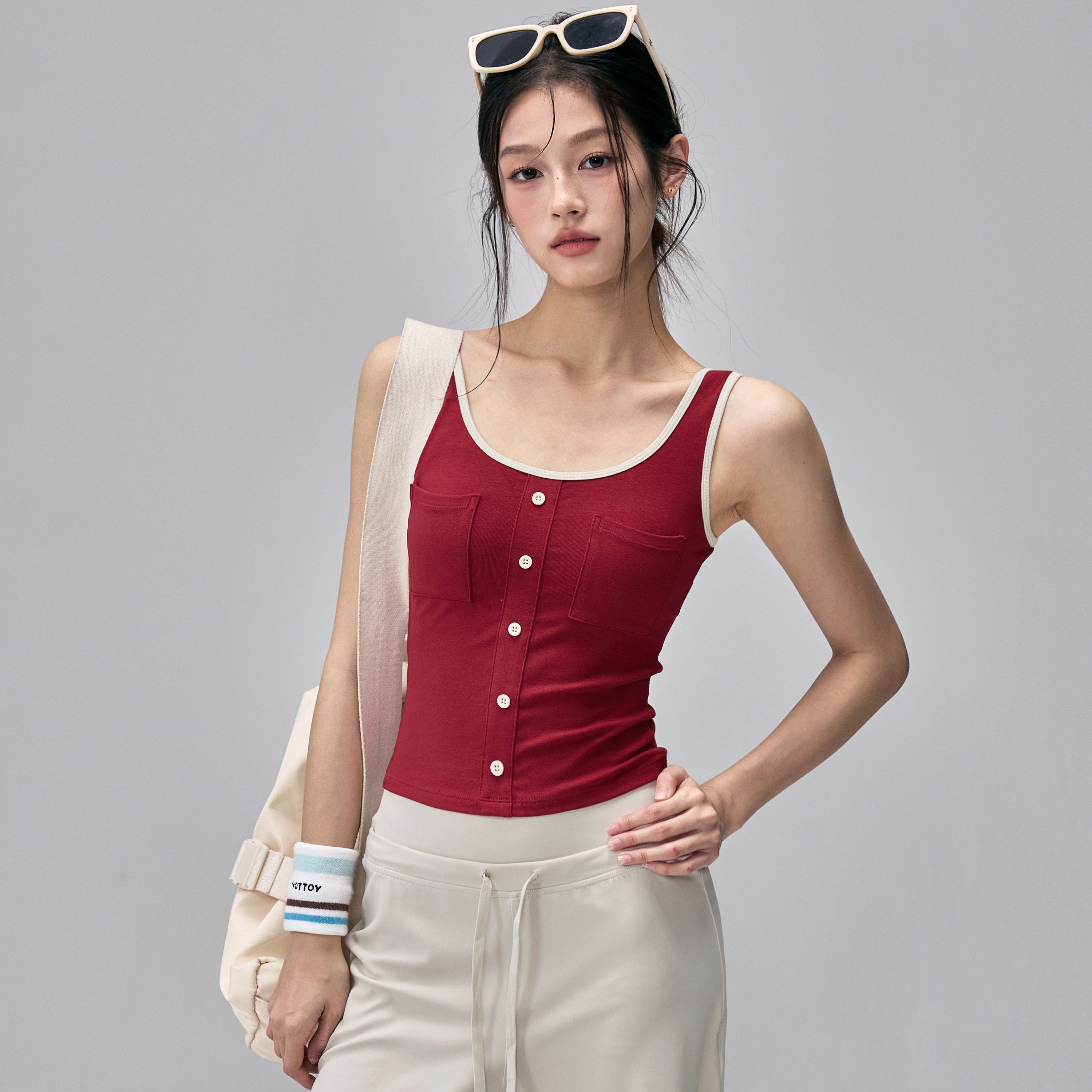 新年红瑜伽服背心带胸垫无袖普拉提运动上衣外穿跑步健身内衣显瘦,运动/瑜伽/健身/球迷用品,瑜伽t恤,淘宝优惠券,粉丝福利购,淘宝优惠卷