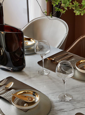 意式样板间餐桌吧台仿真花酒具