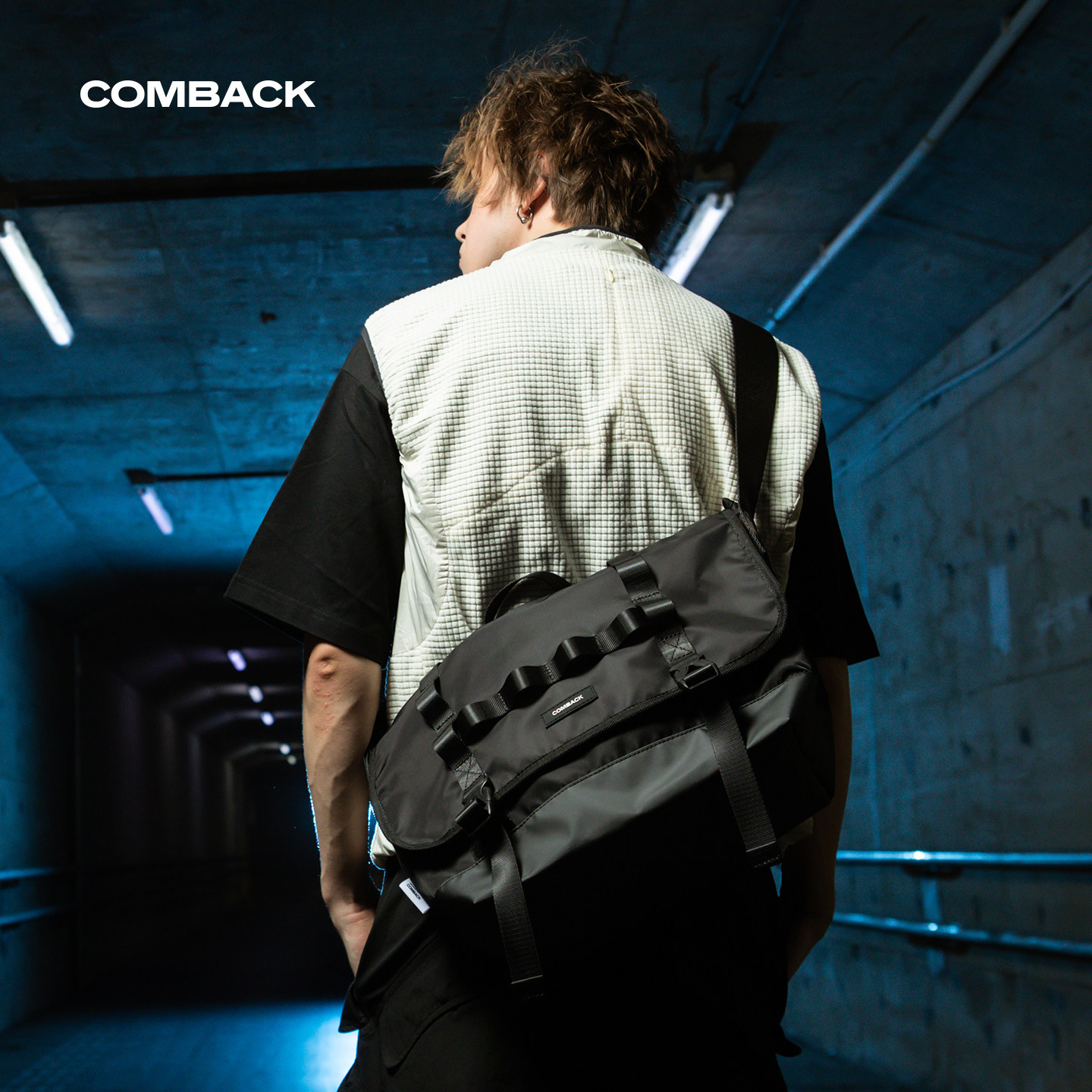 COMBACK新款潮牌斜挎包邮差包大容量户外休闲男女运动休闲