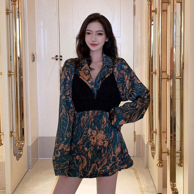 Real photo, real price, retro style, decor, medium length shirt and vest