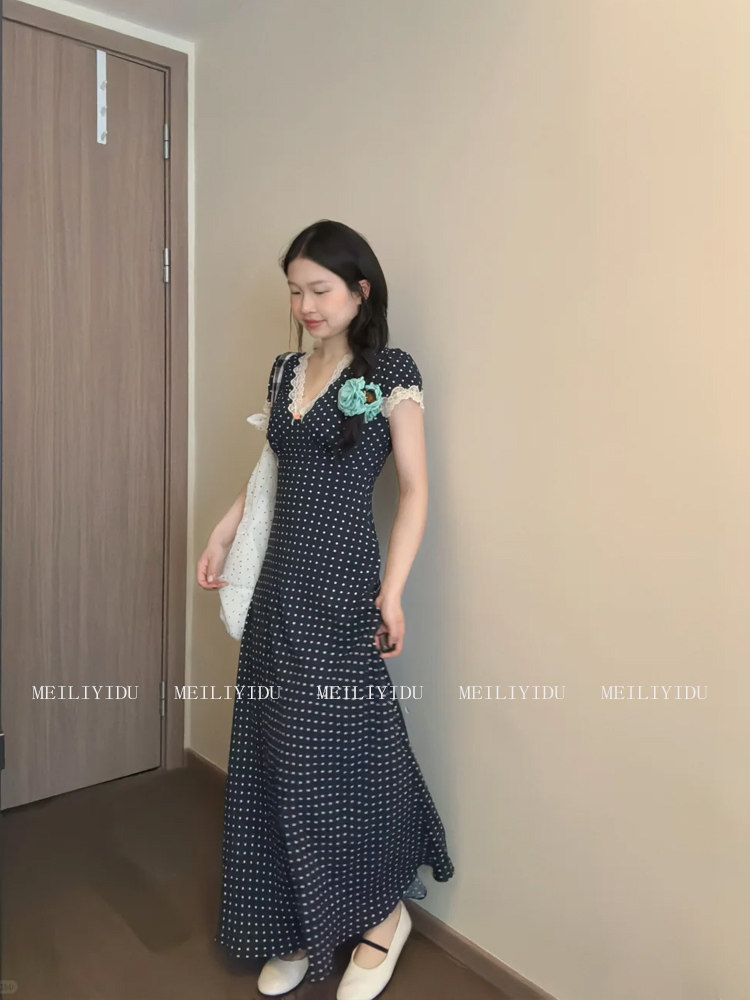 OMG! French Chic Plus Size Polka Dot Dress Find – So Flattering! - Product image 4