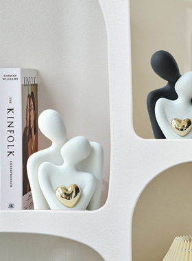 简约现代陶瓷工艺迷你情侣人物摆件家居酒柜电视柜装饰生日礼物