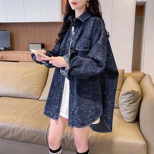 高级设计感牛仔衬衫女春秋今年流行的漂亮上衣中长新爆款衬衣外套