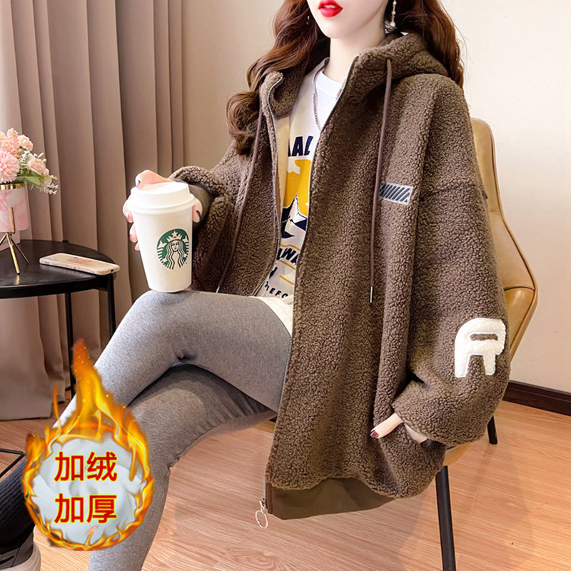 大码胖mm遮肚藏肉上衣小众独特加厚加绒保暖连帽羊羔毛外套女冬季