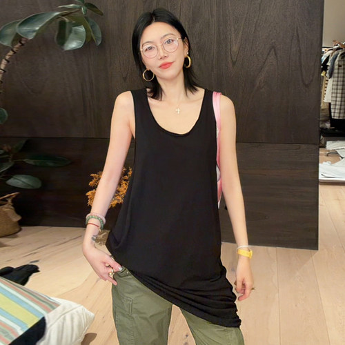 LUNA“暗黑风”极细羊毛侧开斜裁极简卷边背心连衣裙
