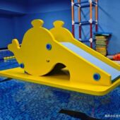 亲子游泳教具婴儿水育游泳教具感统训练水上教具小鲸鱼水上滑滑梯