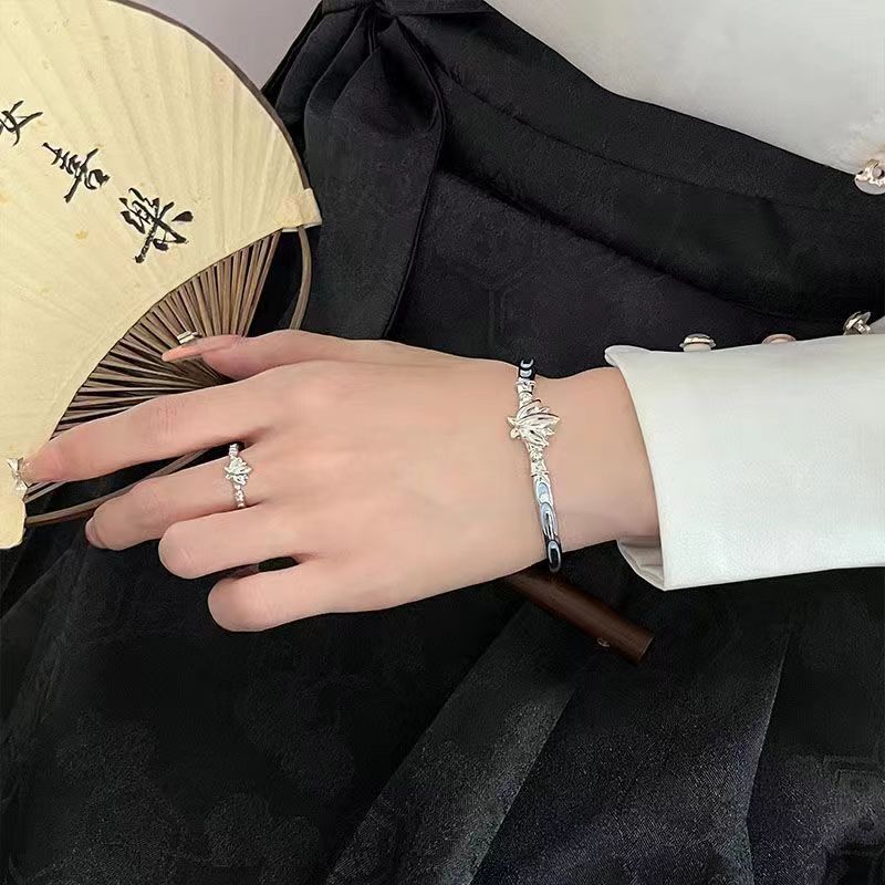 芙莉莲的戒指镜莲花手镯独特设计指环轻奢时尚金属可开口手环饰品