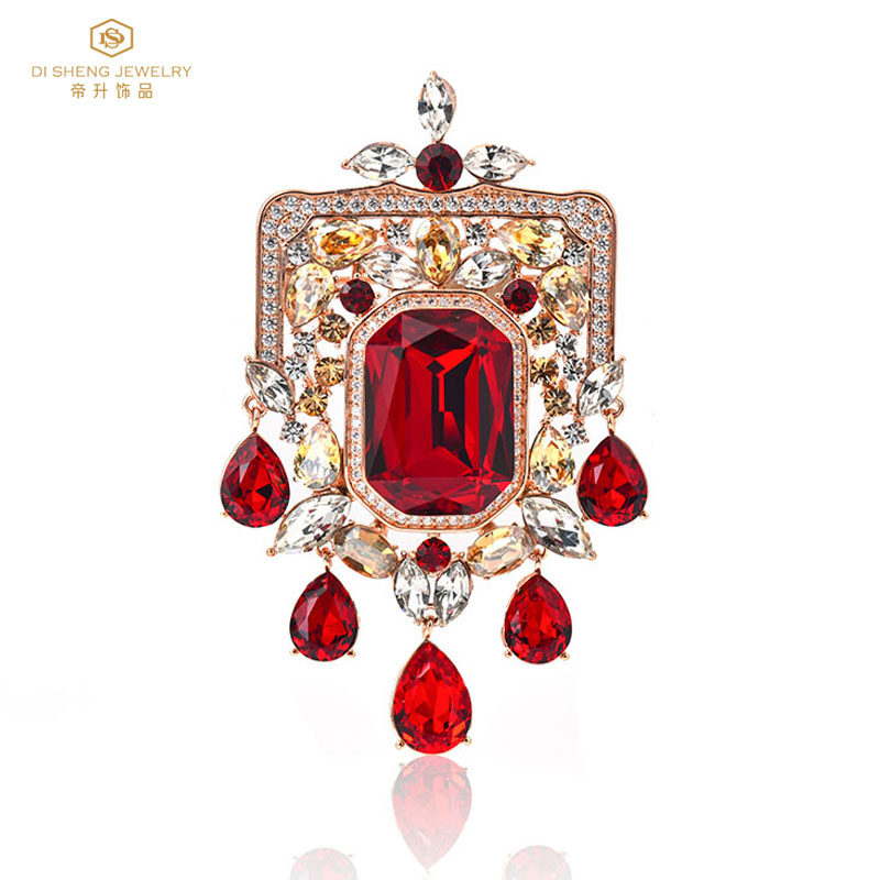 复古宫廷风红色水晶宝石胸针女士水钻镶钻别针高级感气质配饰,饰品/流行首饰/时尚饰品新,胸针,淘宝优惠券,粉丝福利购,淘宝优惠卷