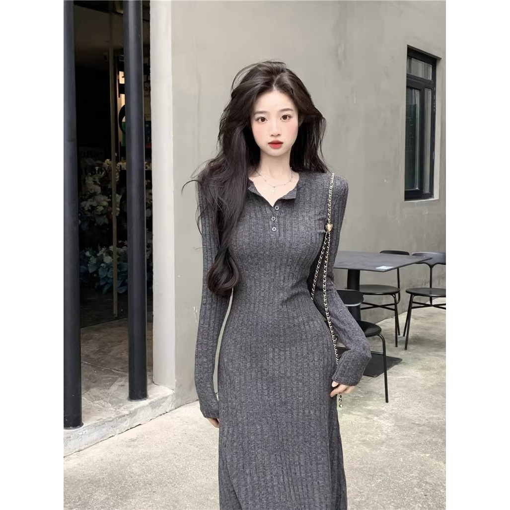 2024新款法式气质黑色长裙打底毛衣裙子女秋冬季小个子针织连衣裙