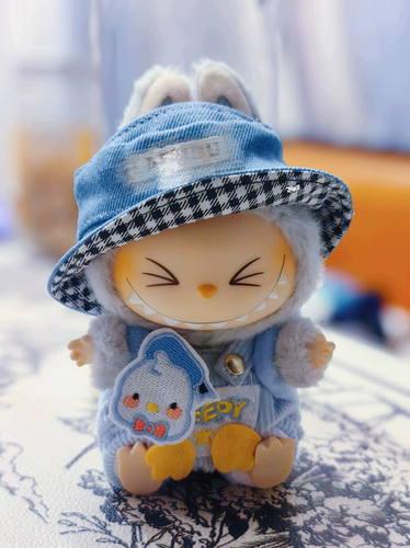 labubu拉布布搪胶公仔挂件娃娃衣服着替17cm盲盒毛衣配件