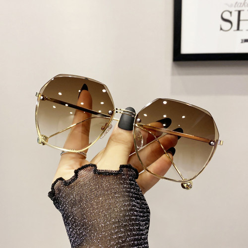 gm墨镜女夏2022新款潮太阳镜防紫外线强光眼镜开车高级感茶色眼睛