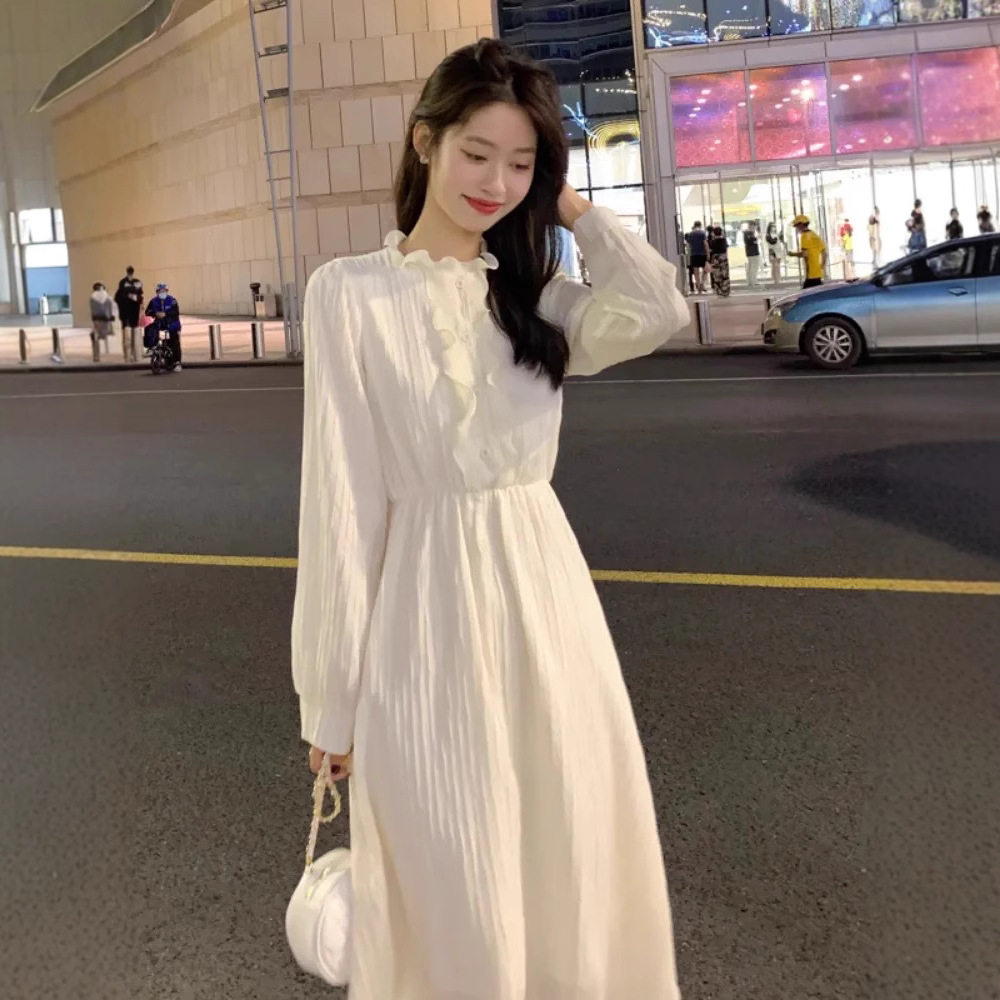 法式温柔风连衣裙女秋冬杏色茶歇连衣裙