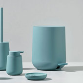 丹麦进口ZONE北欧简约踏板垃圾桶纯色家用卫生间客厅带盖纸篓5L