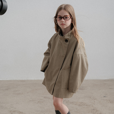 史豌豆女童经典中长卡其风衣