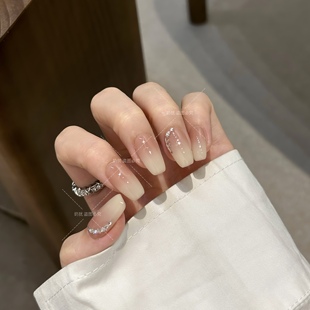 高品质燕麦灰裸色渐变超闪锆石纯手工穿戴甲清冷嬛嬛甲 A星冕