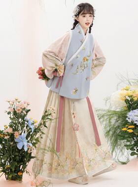 交领浅黄色生烟时尚新款加厚套装