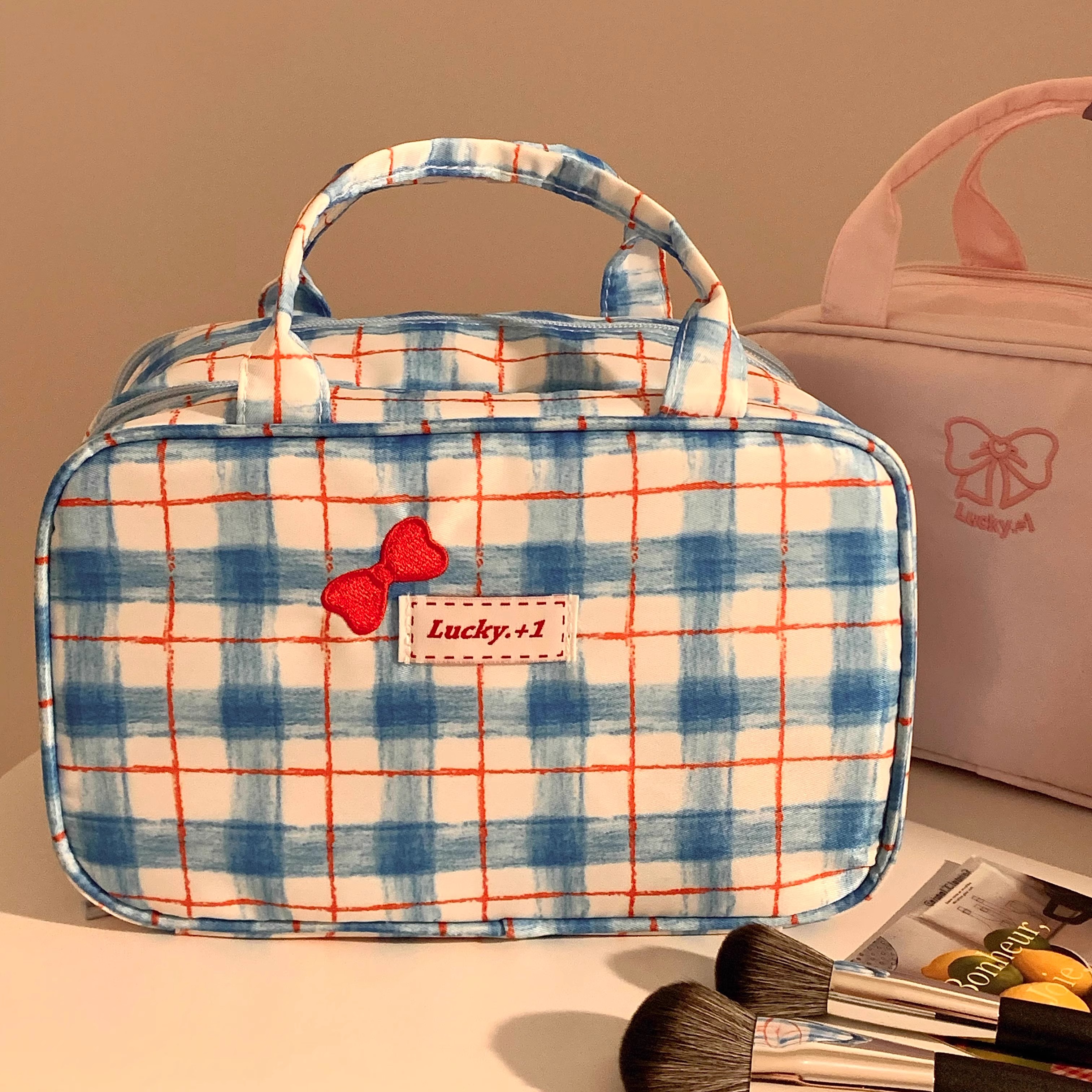 化妆包女便携式手提化妆品收纳包格纹大容量外出旅行洗漱包化妆袋