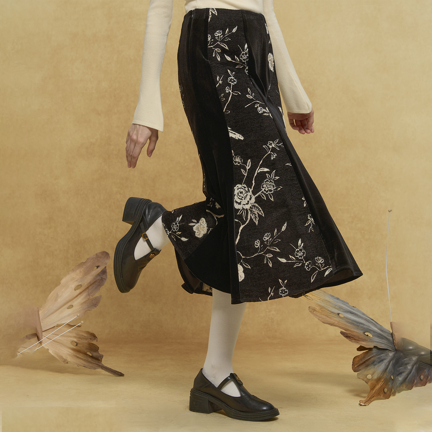 尾鸢录2025秋冬原创花间鸟新中式丝绒花瓣半身裙小鱼尾百搭小众